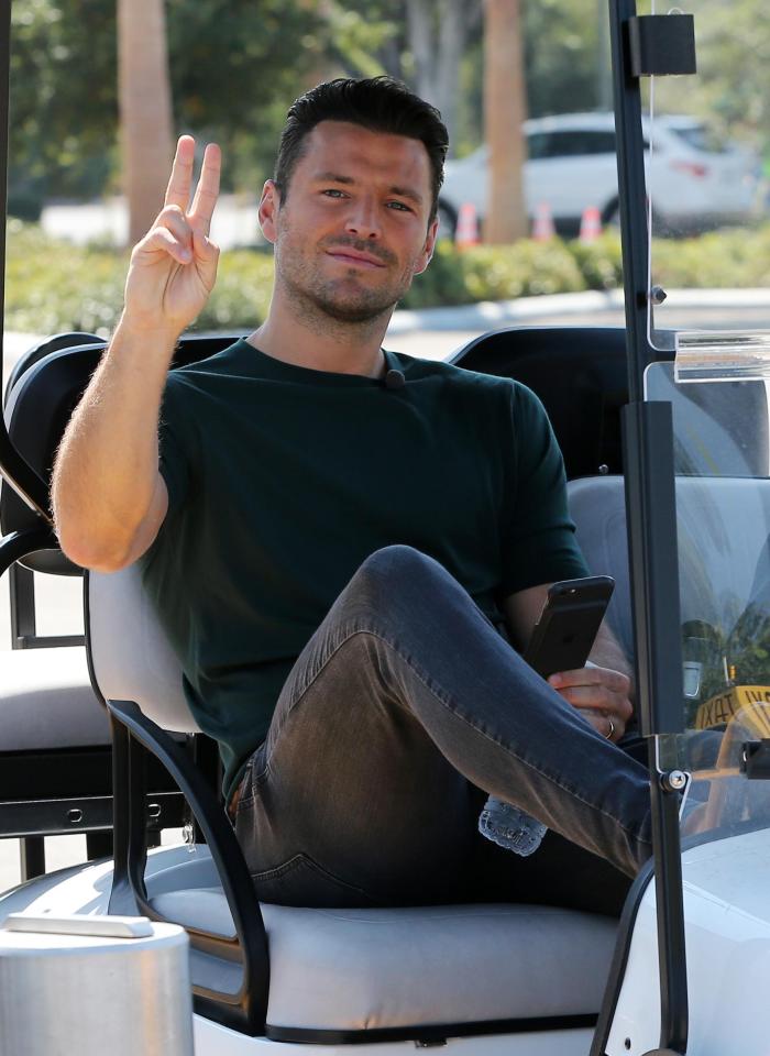  Mark looked relaxed as he started work on Extra in LA on Tuesday