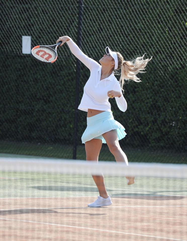  Chloe Meadows flashed her pants during a game of tennis