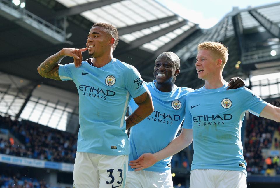  Kevin De Bruyne with team-mates Benjamin Mendy and Gabriel Jesus