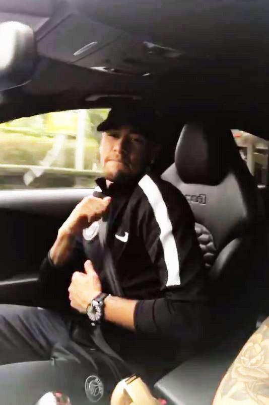  Neymar sings along in the car on the way to PSG training