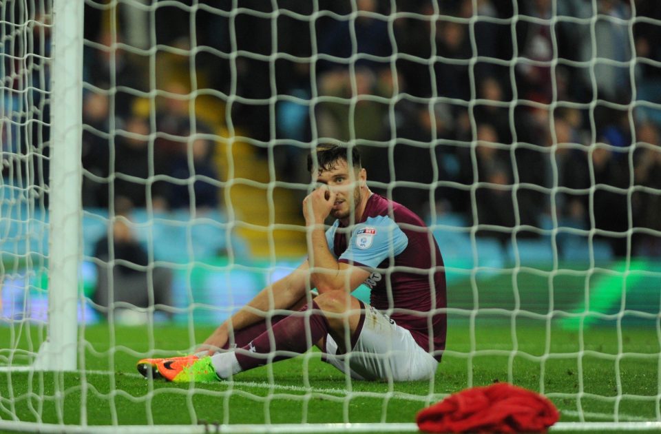  Scott Hogan has struggled since joining Villa in January