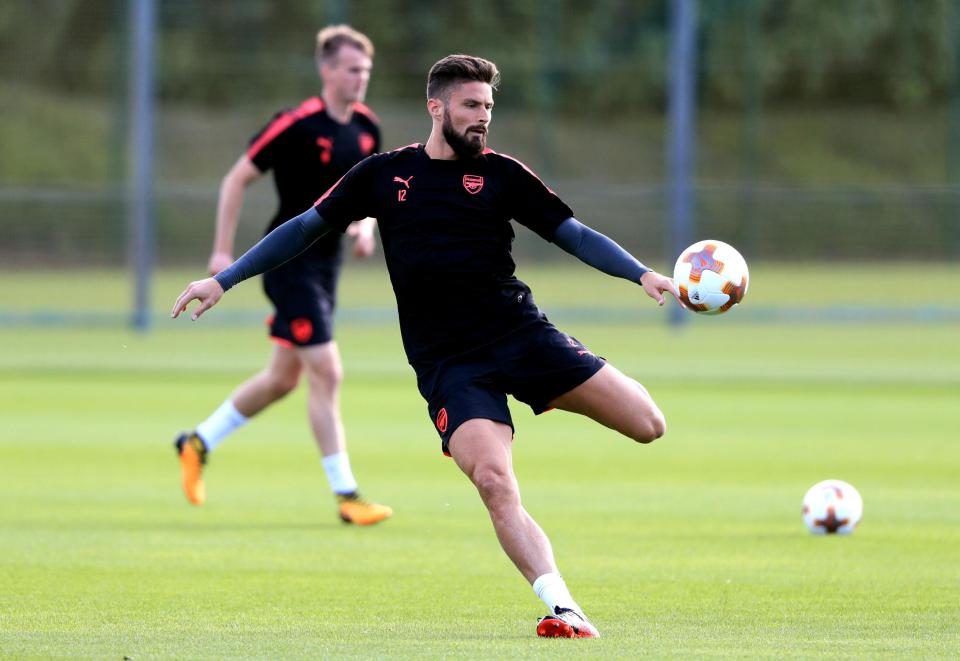  Olivier Giroud admits he nearly left Arsenal last month