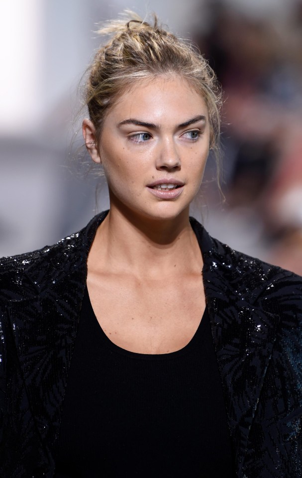 Kate looked fresh faced and beautiful on the catwalk