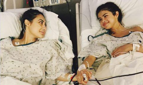  Selena Gomez has revealed she's had a kidney transplant