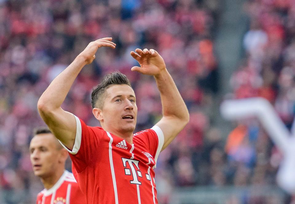  Robert Lewandowski scored twice against Mainz as City scouts watched on