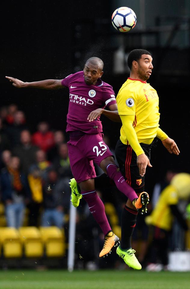  Fernandinho had expected to have signed a new deal by now, but as of yet, has not