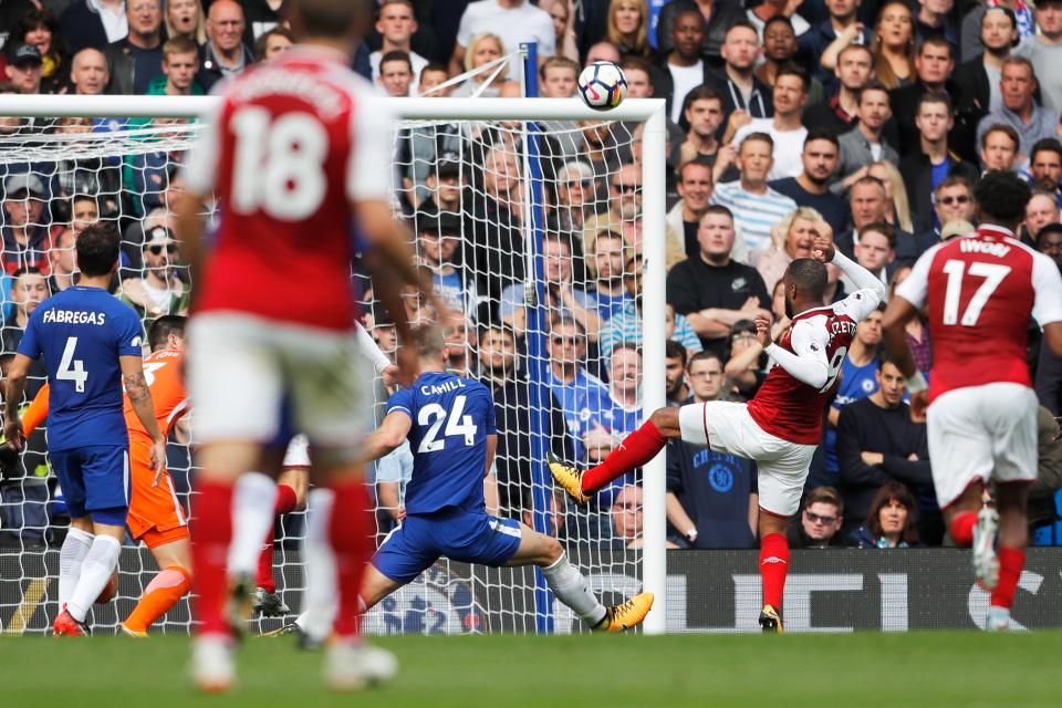  Alexandre Lacazette somehow managed to miss from just a few yards out