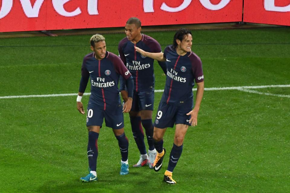  Neymar did manage to steal a free-kick off Cavani in the win over Lyon