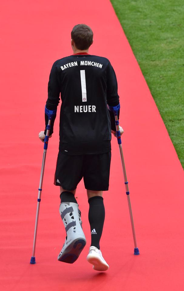  Manuel Neuer said he is recovering well after breaking his foot