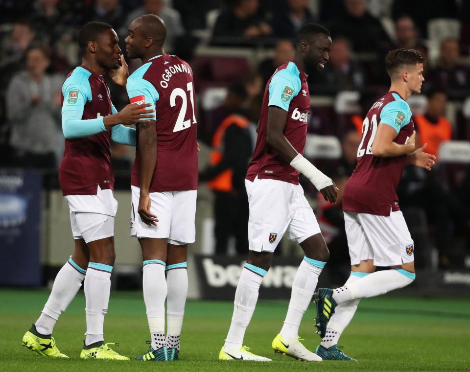  West Ham eased into the fourth round with a 3-0 win over Bolton