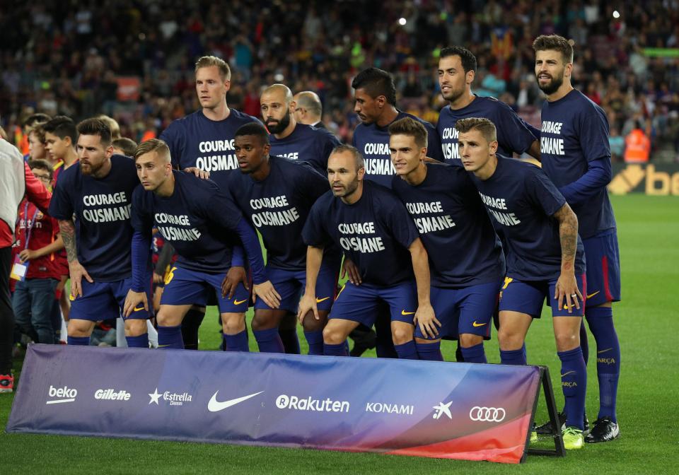  The Barcelona team wore t-shirts in support of injured team-mate Ousmane Dembele