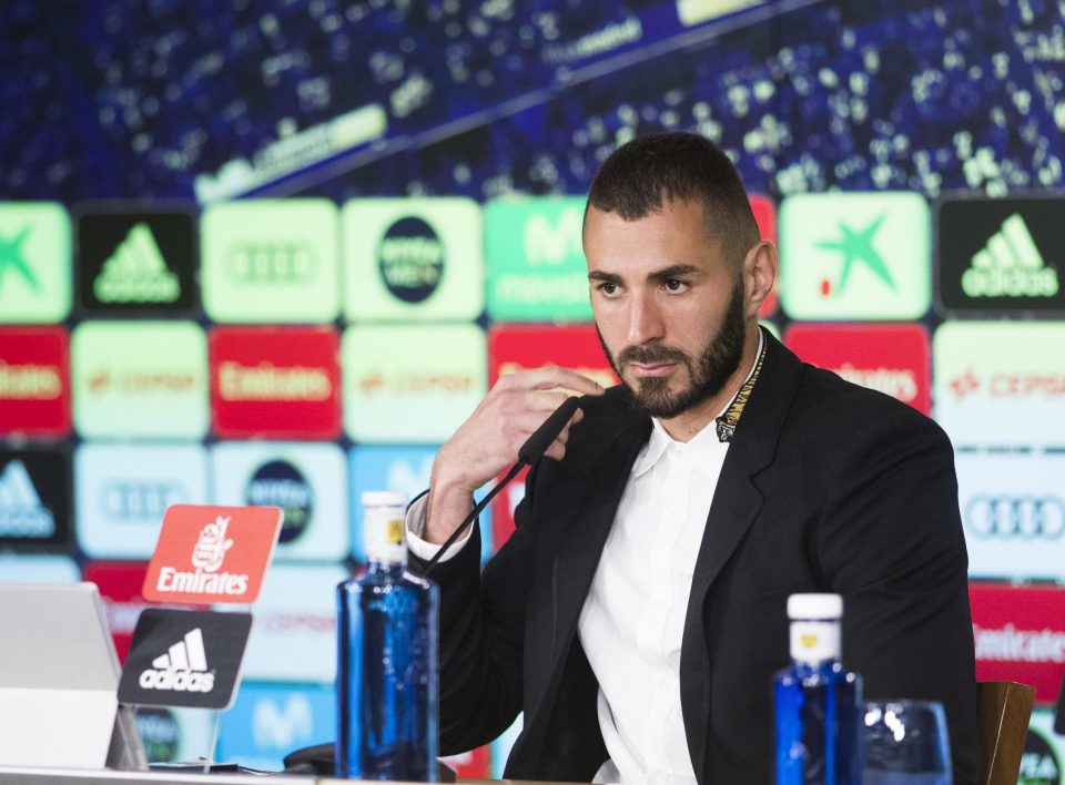  Karim Benzema has signed a new deal with Real despite their poor start to the season