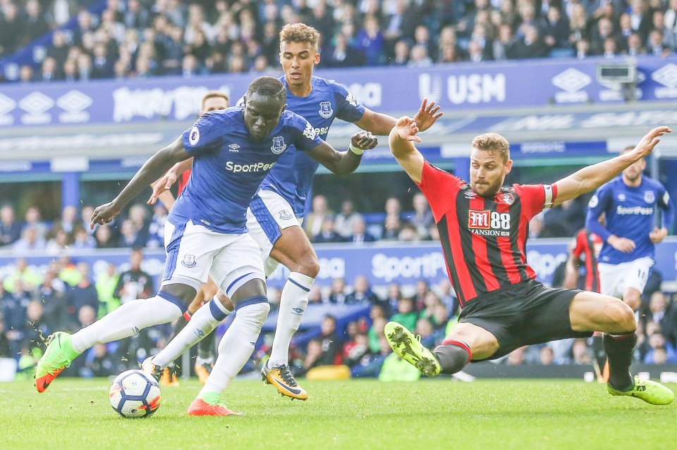 Niasse pulls one back for Everton after coming off the bench