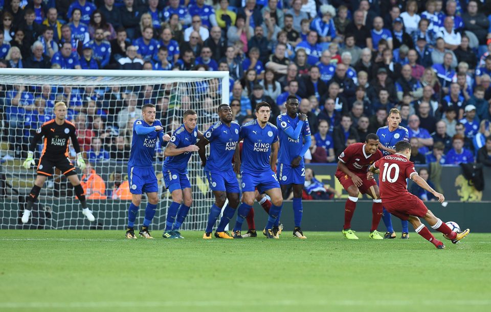  Philippe Coutinho scores stunning free-kick for Liverpool against Leicester