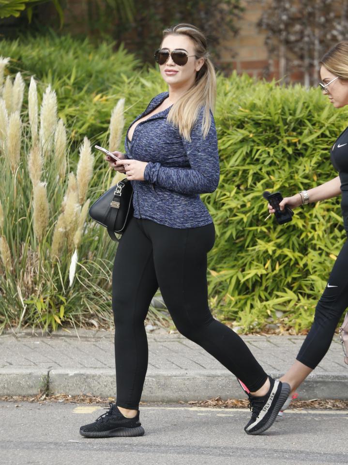  Lauren Goodger looks amazing as she emerges from an Essex clinic