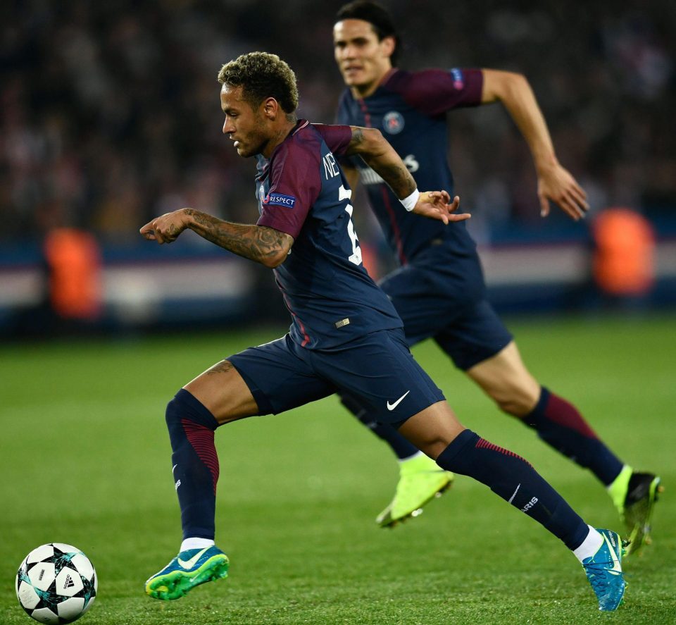  Neymar on the run against Bayern with Cavani in hot pursuit