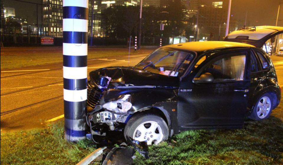  Sergio Aguero was hurt when his taxi smashed into a post in Holland