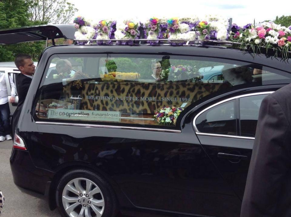  Amy was carried in a leopard-print coffin, with everyone donning an item of leopard-print clothing at her request