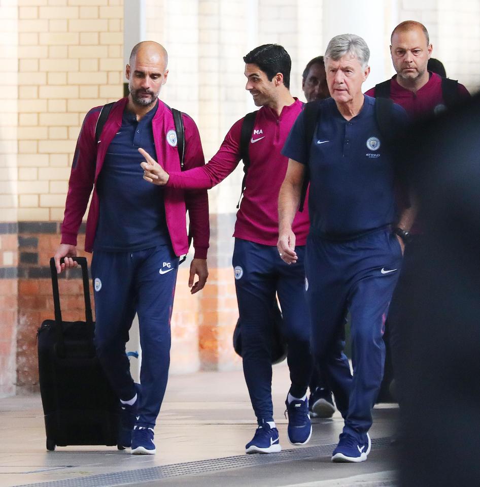  Pep Guardiola took his Man City players to London on the train