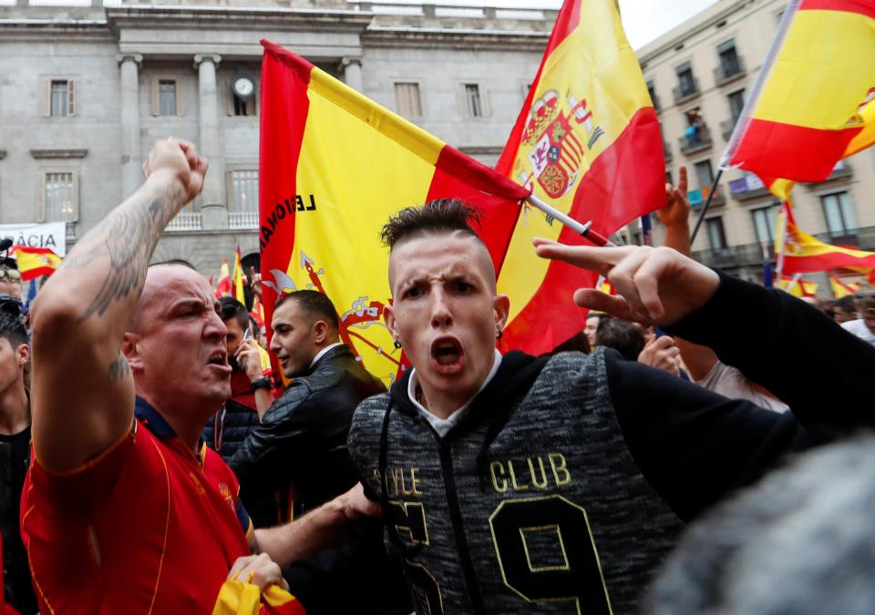  Pro-Spain protesters gathered outside the city hall