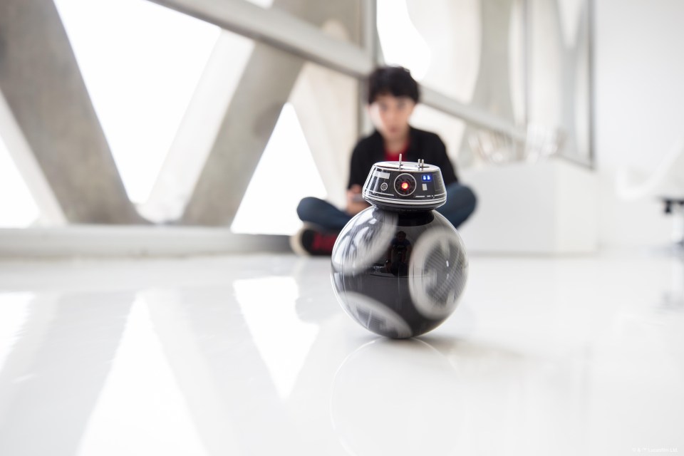 This ‘bot travels surprisingly fast and is a lot of fun to control