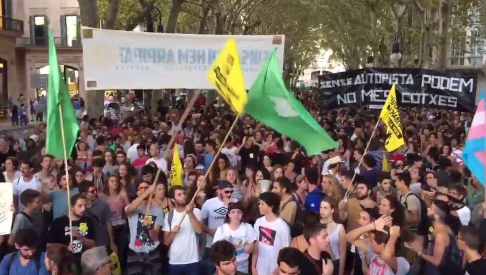  Video footage posted on social media shows an angry crowd chanting "without limits there is no future" and "tourists go home" in the Spanish island's capital, Palma