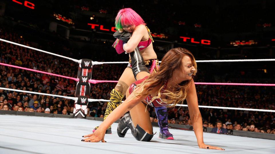  Asuka tortures Emma