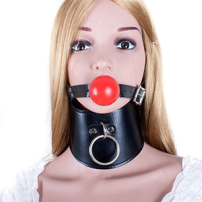  The necklace prompted many to compare it with a ball gag