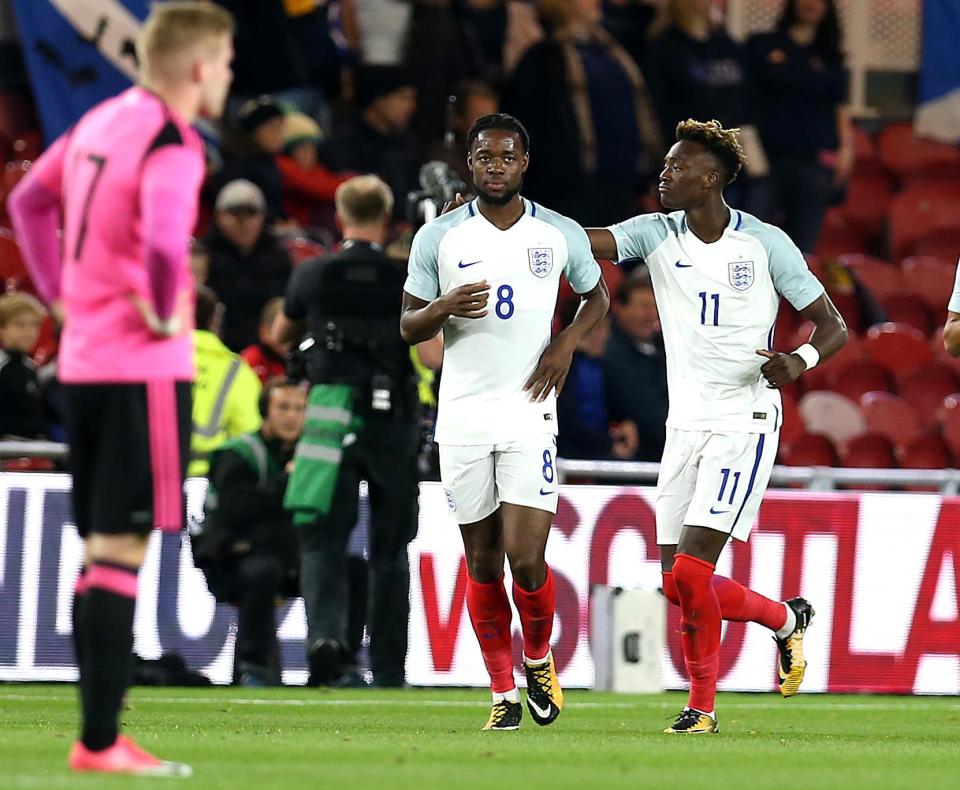  Tammy Abraham congratulates Onomah after his opening goal