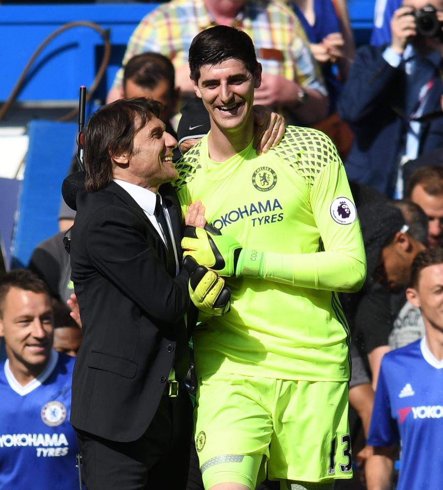  Thibaut Courtois insists the full Chelsea squad are happy under Antonio Conte