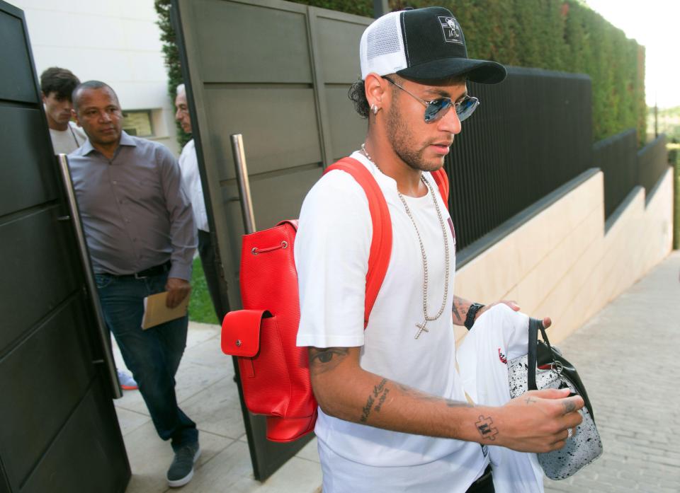  Neymar leaving Barcelona to sign for PSG in record-shattering transfer