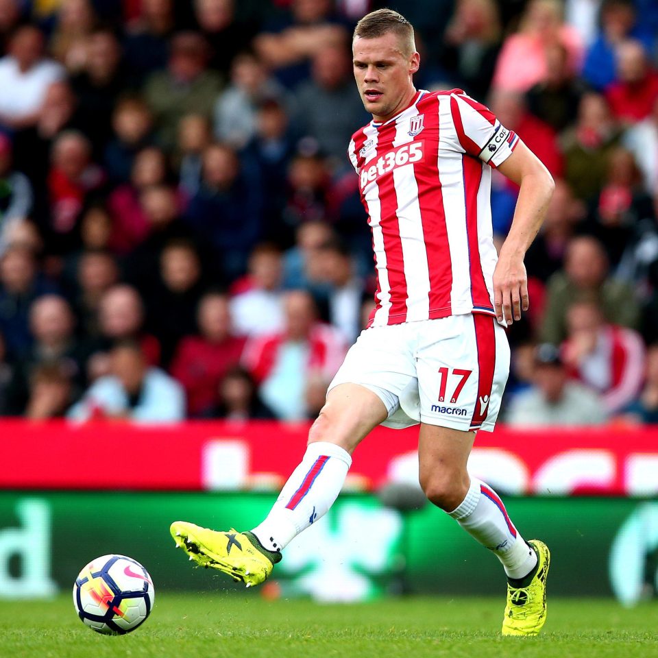  Ryan Shawcross's back injury will keep him out again