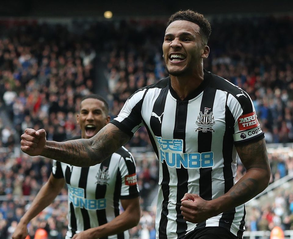  Jamaal Lascelles has agreed a new six-year deal at Newcastle United