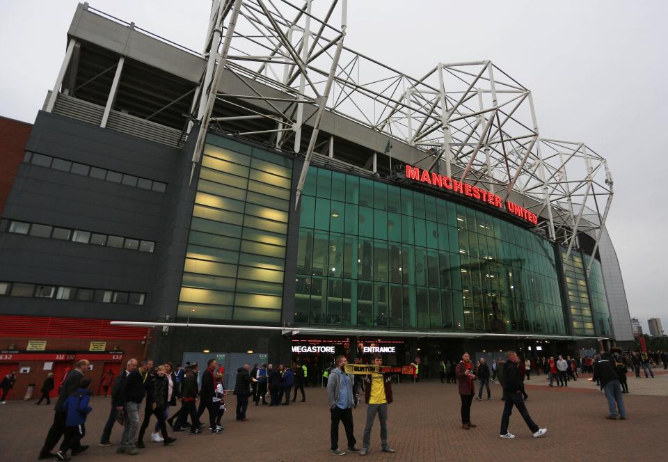  Manchester United will hire someone to check for illegal tickets being sold on the black market