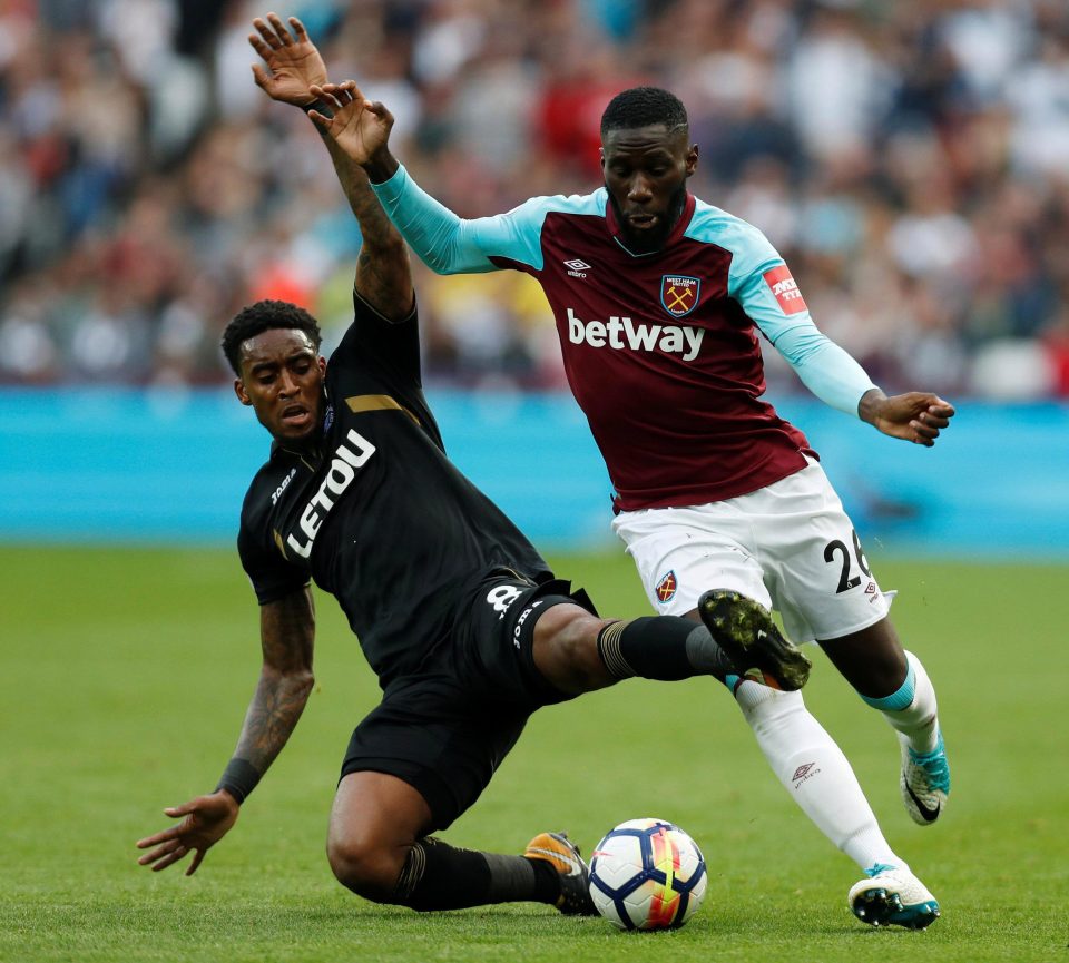  Former France U-19 left-back Arthur Masuaku is contesting a regular place for West Ham with Aaron Cresswell