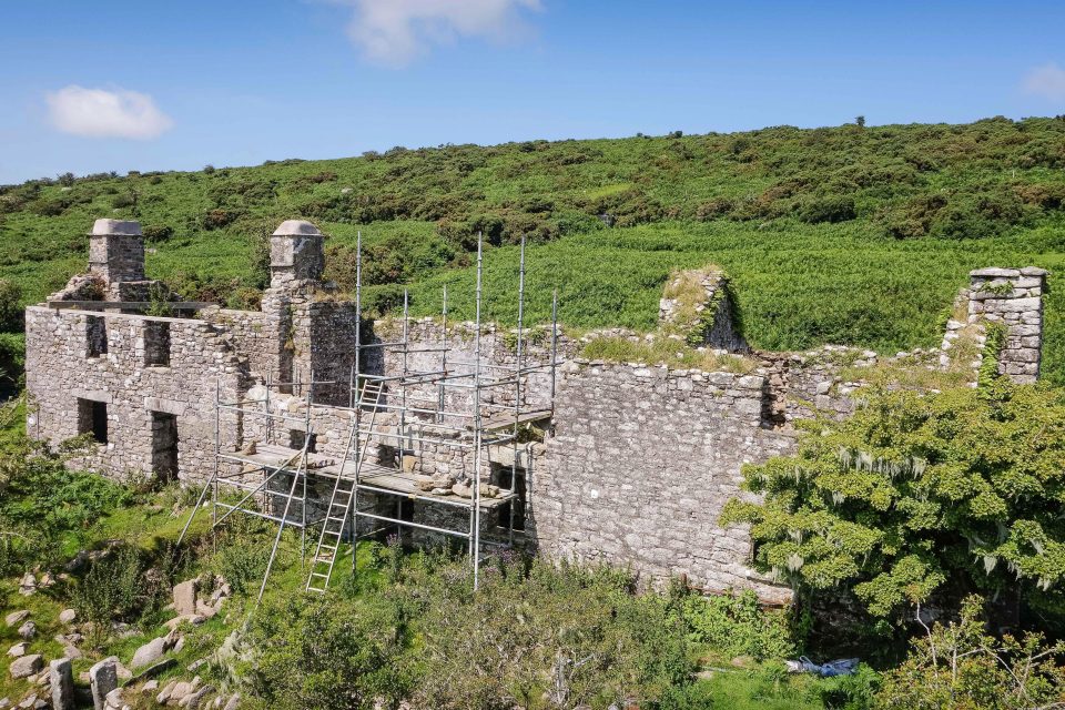  The cottages were inhabited until the 1960s after which they fell into disrepair