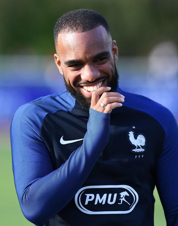  Alexandre Lacazette revealed his mother wanted him to be a striker