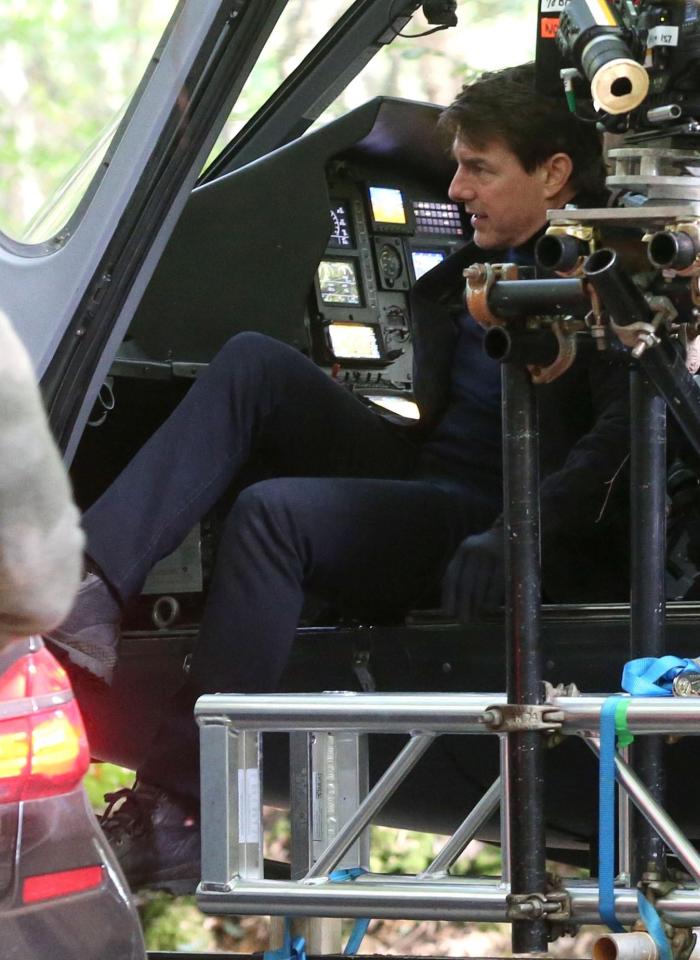  Tom Cruise is back filming Mission Possible after breaking his foot