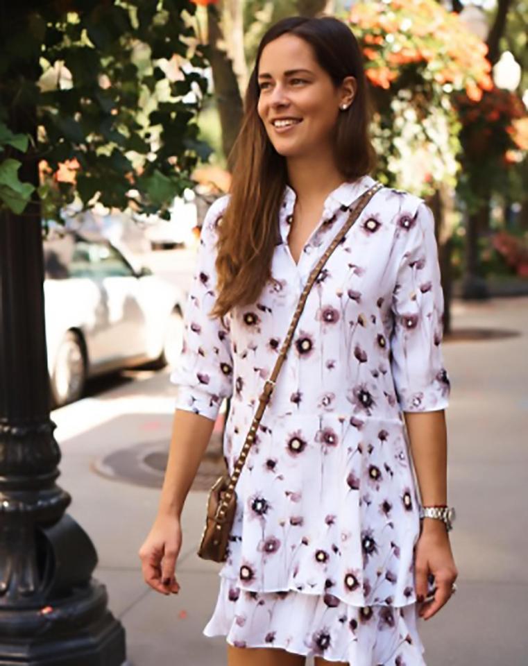  Aan Ivanovic looked radiant in an autumn dress - but is she pregnant?