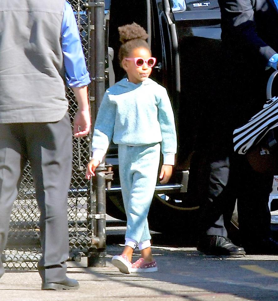  Blue looked very cool in her tracksuit and shades