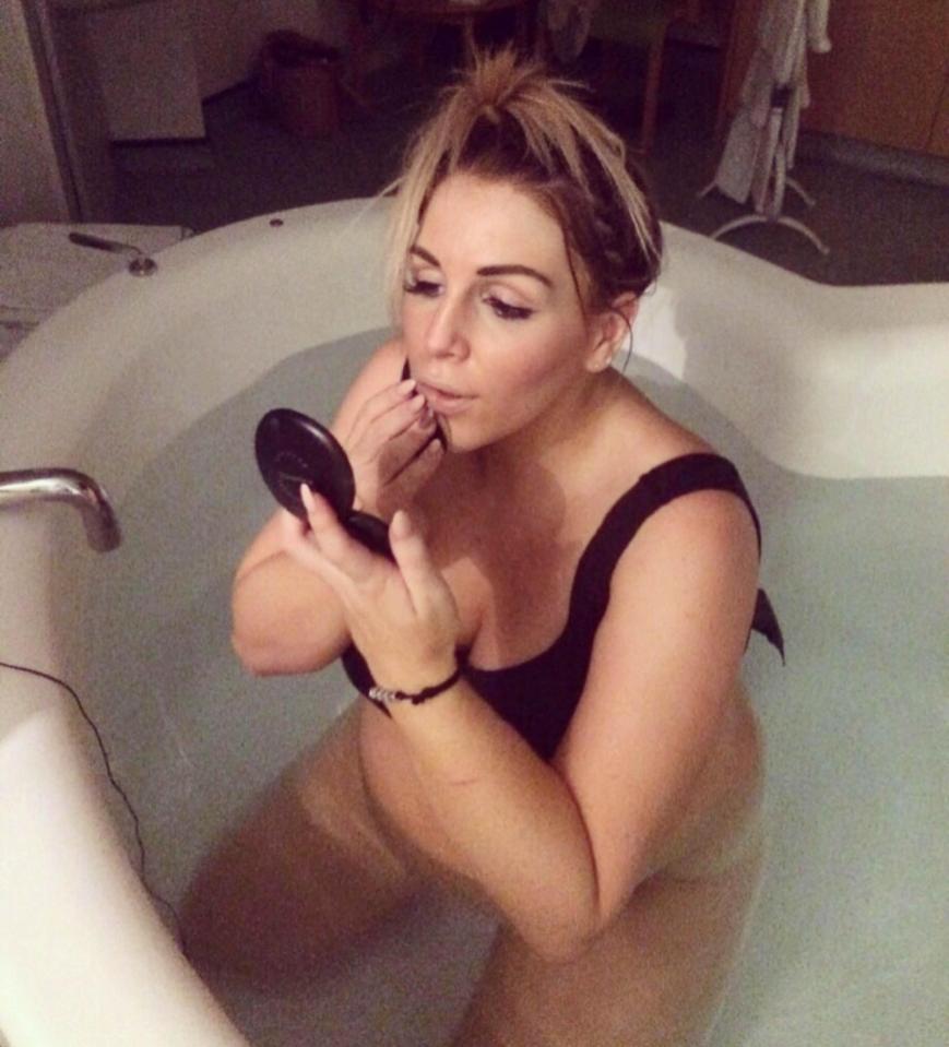  Claire Hutchins shared these hilarious snaps of her applying make-up while in labour in a birthing pool