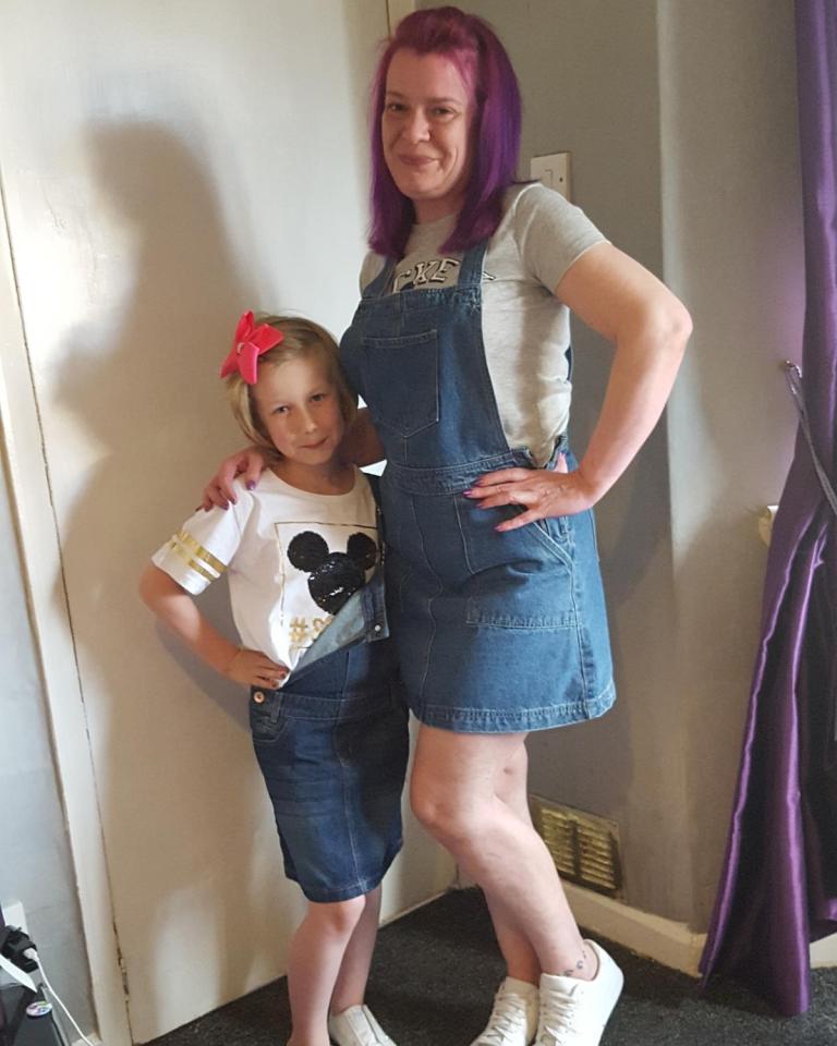  Mum Michelle and daughter Tegan in matching outfits