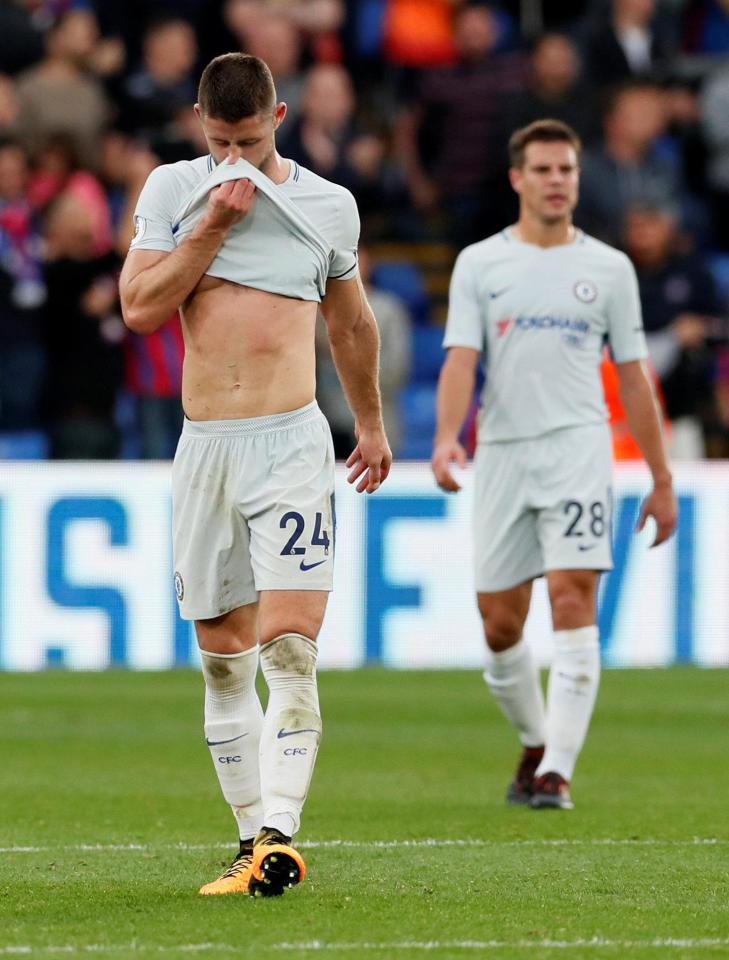  Gary Cahill and Cesar Azpilicueta look dejected after the full-time whistle at Selhurst Park