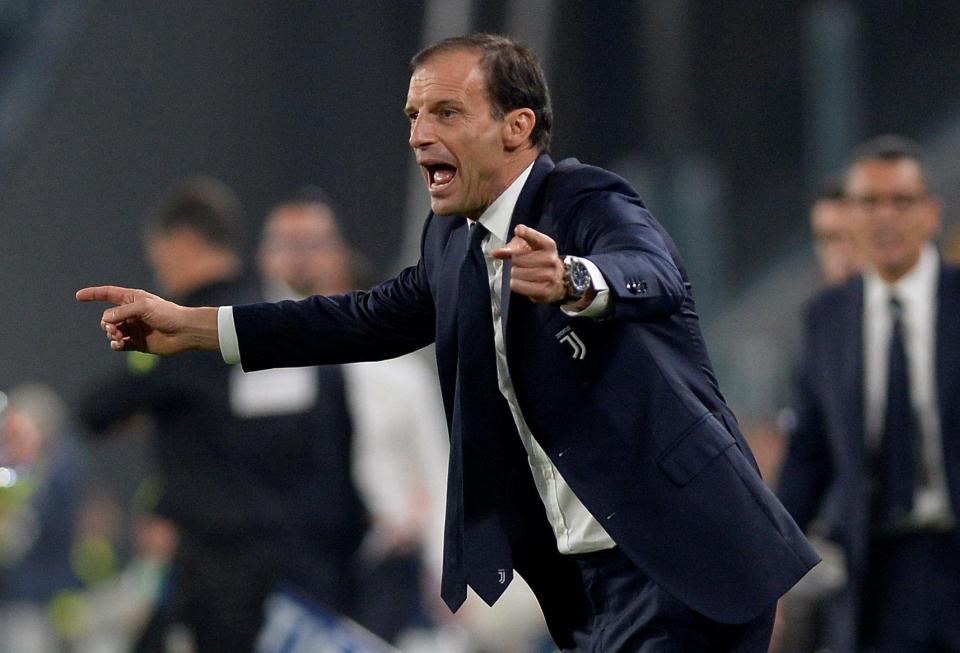  Massimiliano Allegri screams orders to his team from the sidelines