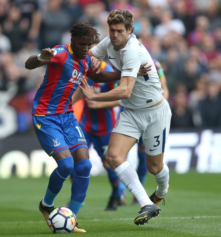  Wilfried Zaha returned from injury in irresistible form as Crystal Palace beat Chelsea 2-1