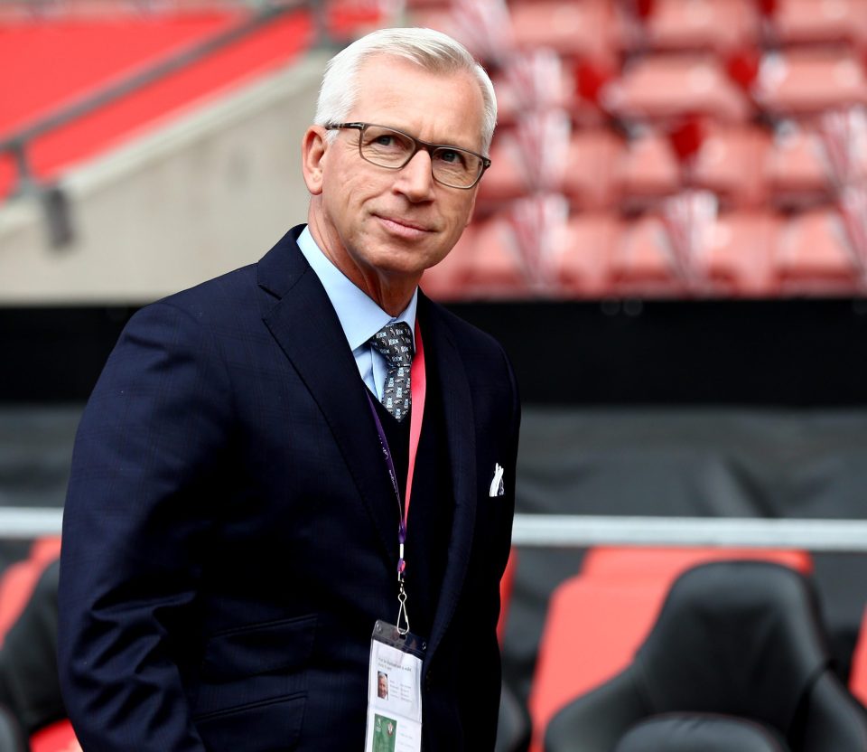  Alan Pardew has turned down the chance to manage Dynamo Kiev