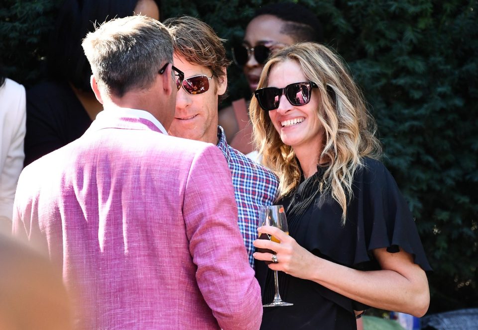  Julia Roberts and her husband Danny Moder looked cosy with one another at Oprah Winfrey's Gospel Brunch