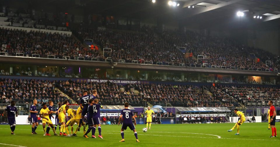 Neymar claims free-kick goals like this owe so much to Brazilian legend Ronaldinho