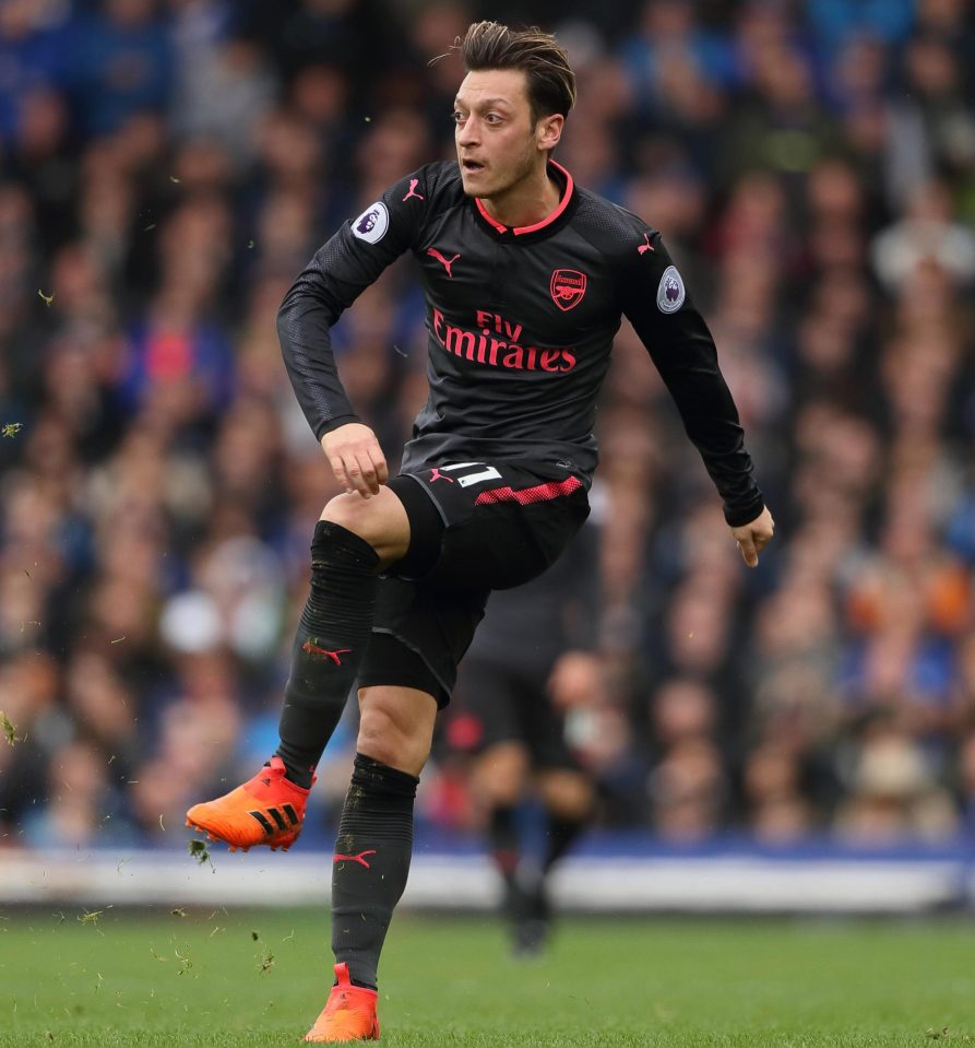 Mesut Ozil impressed for Arsenal on his return to the first team against Everton