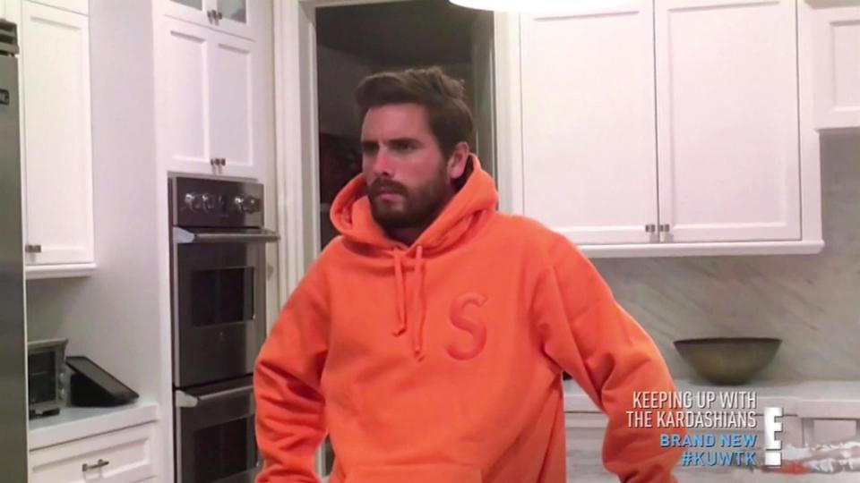  Scott Disick sends Kourtney Kardashian text messages threatening to beat up her new boyfriend Younes Bendjima in the upcoming episode of Keeping Up With The Kardashians